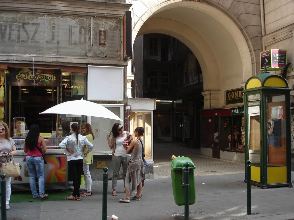 Romantic Centrum Apartman Budapeste Exterior foto