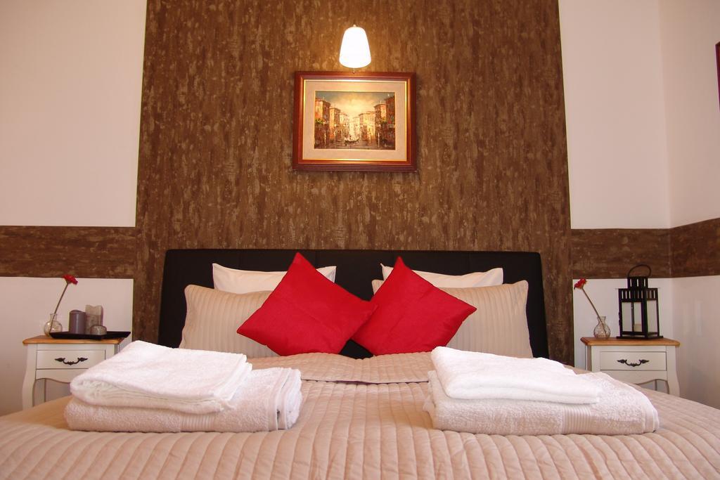 Romantic Centrum Apartman Budapeste Exterior foto