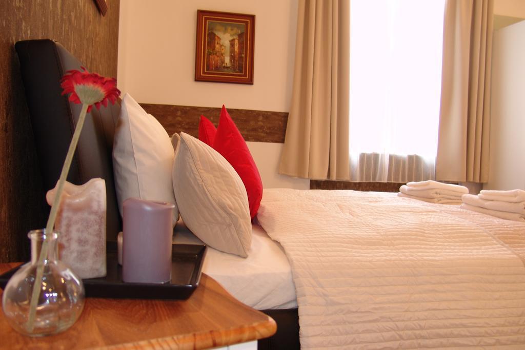 Romantic Centrum Apartman Budapeste Exterior foto